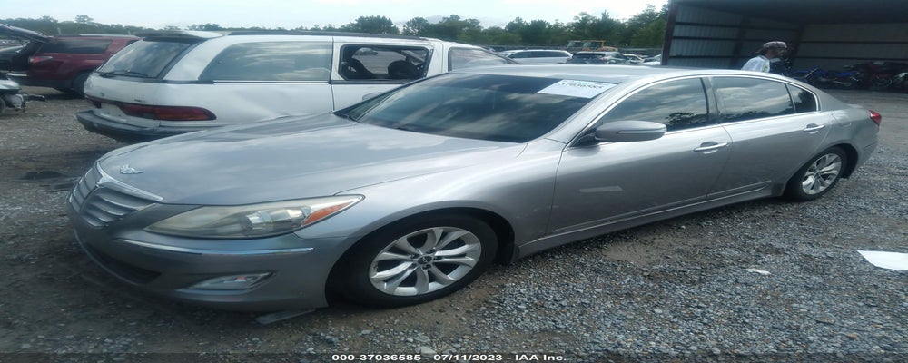 KMHGC4DD2CU198518 2012 HYUNDAI GENESIS photo no. 2