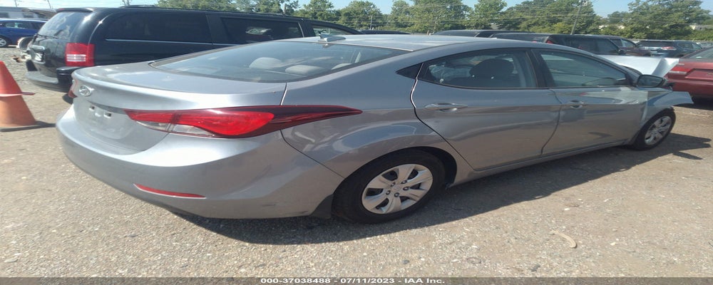 5NPDH4AE2GH771858 2016 HYUNDAI ELANTRA photo no. 4