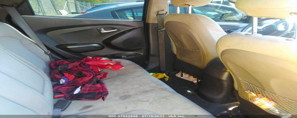 KM8JT3AC5AU086255 2010 HYUNDAI TUCSON photo no. 4