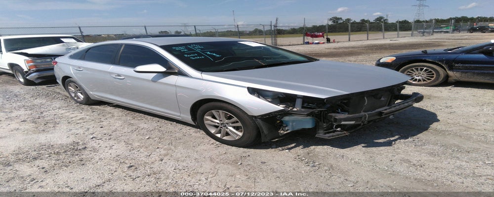 5NPE24AF0HH585459 2017 HYUNDAI SONATA photo no. 4
