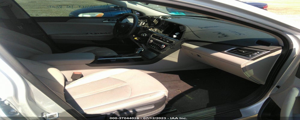 5NPE24AF0HH585459 2017 HYUNDAI SONATA photo no. 5