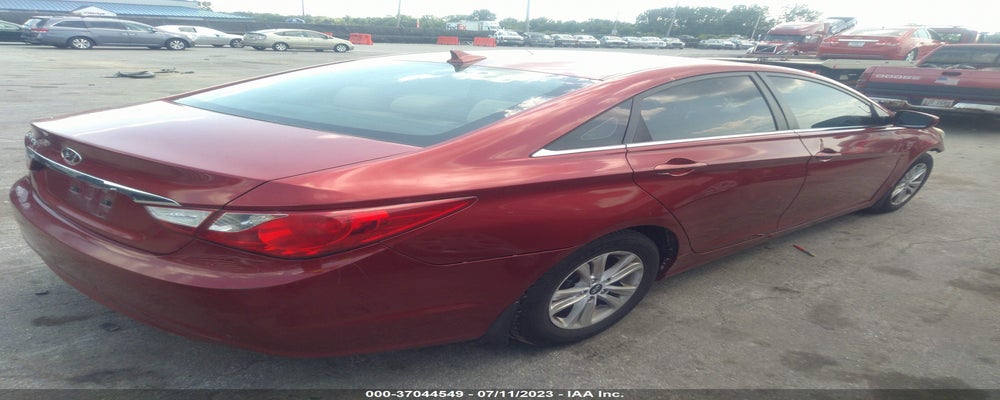 5NPEB4AC1BH024944 2011 HYUNDAI SONATA photo no. 4