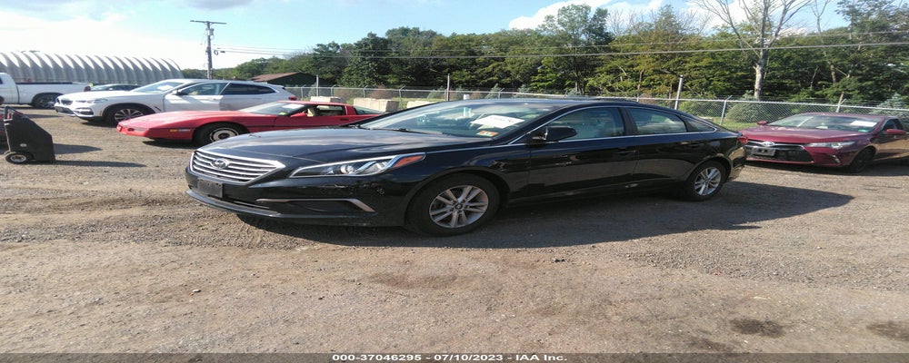 5NPE24AF3HH523053 2017 HYUNDAI SONATA photo no. 2