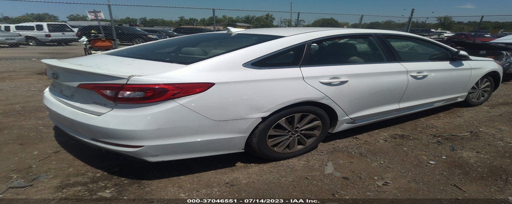 5NPE34AF2FH027610 2015 HYUNDAI SONATA photo no. 4