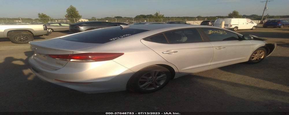 KMHD84LFXHU412735 2017 HYUNDAI ELANTRA photo no. 4