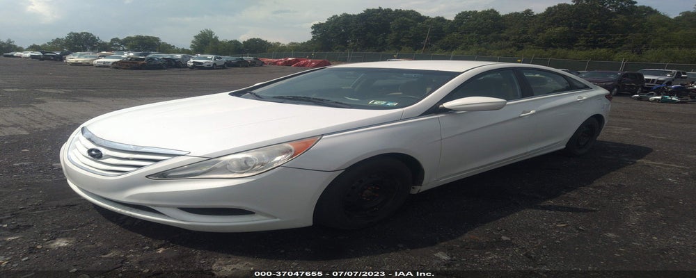 5NPEB4AC3BH019518 2011 HYUNDAI SONATA photo no. 2