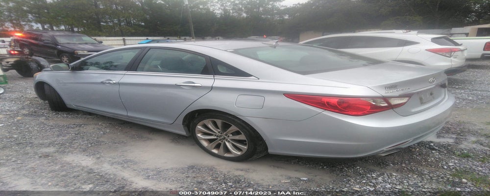 5NPEC4AC1BH021345 2011 HYUNDAI SONATA photo no. 3