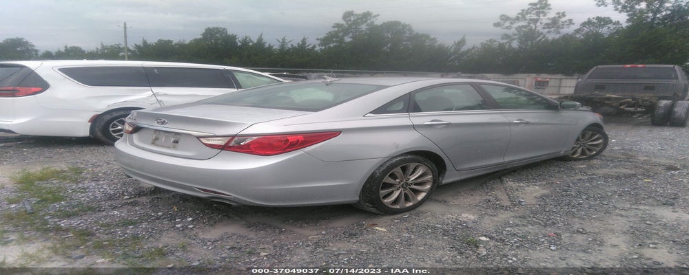 5NPEC4AC1BH021345 2011 HYUNDAI SONATA photo no. 4
