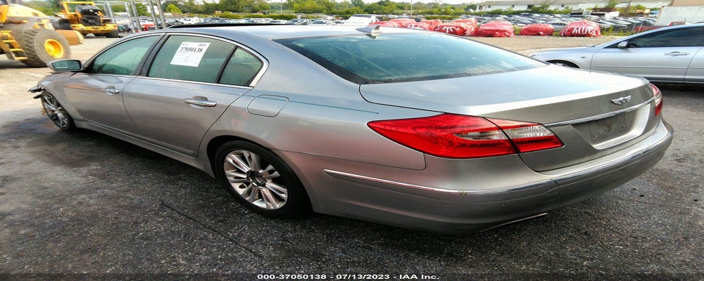 KMHGC4DD4CU194745 2012 HYUNDAI GENESIS photo no. 3