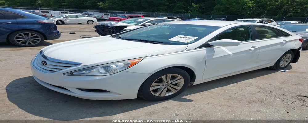 5NPEB4AC3BH266330 2011 HYUNDAI SONATA photo no. 2