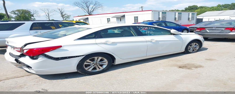 5NPEB4AC3BH266330 2011 HYUNDAI SONATA photo no. 4