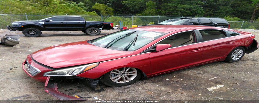 5NPE24AF8FH233100 2015 HYUNDAI SONATA photo no. 2