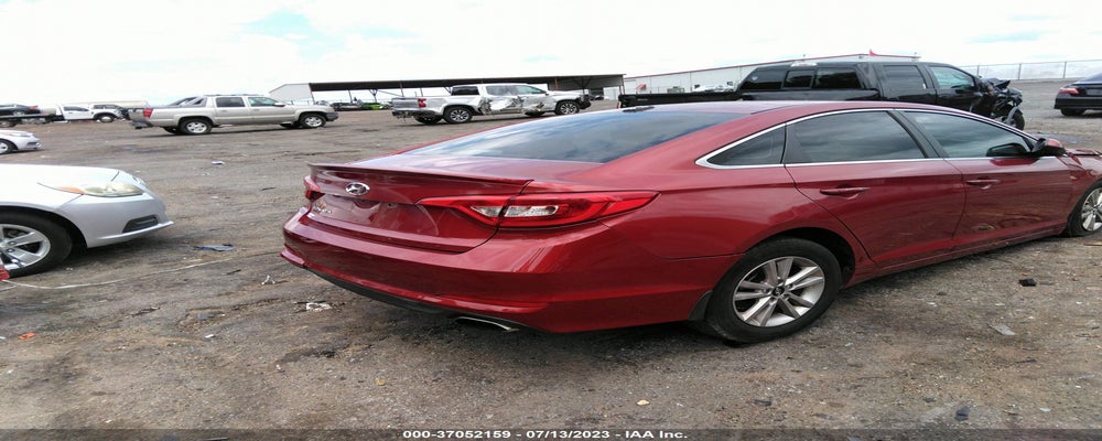5NPE24AF8FH233100 2015 HYUNDAI SONATA photo no. 4