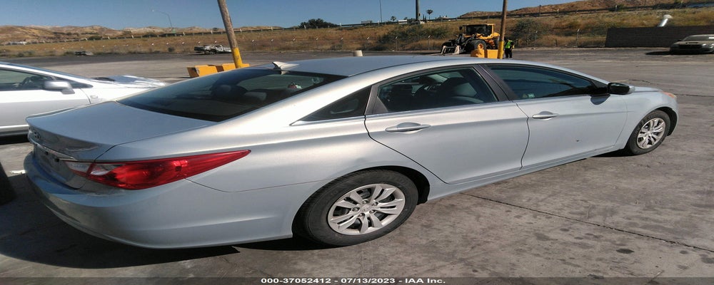 5NPEB4AC3BH082862 2011 HYUNDAI SONATA photo no. 4