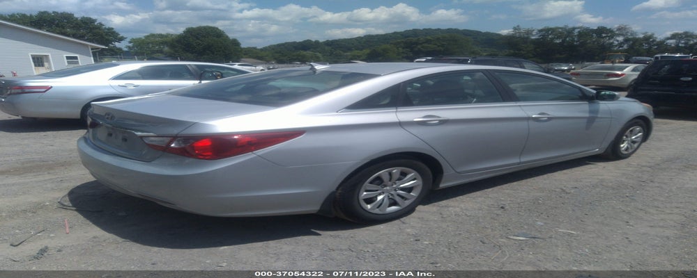 5NPEB4AC8BH257946 2011 HYUNDAI SONATA photo no. 4