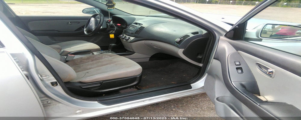 KMHDU4AD5AU135057 2010 HYUNDAI ELANTRA photo no. 5