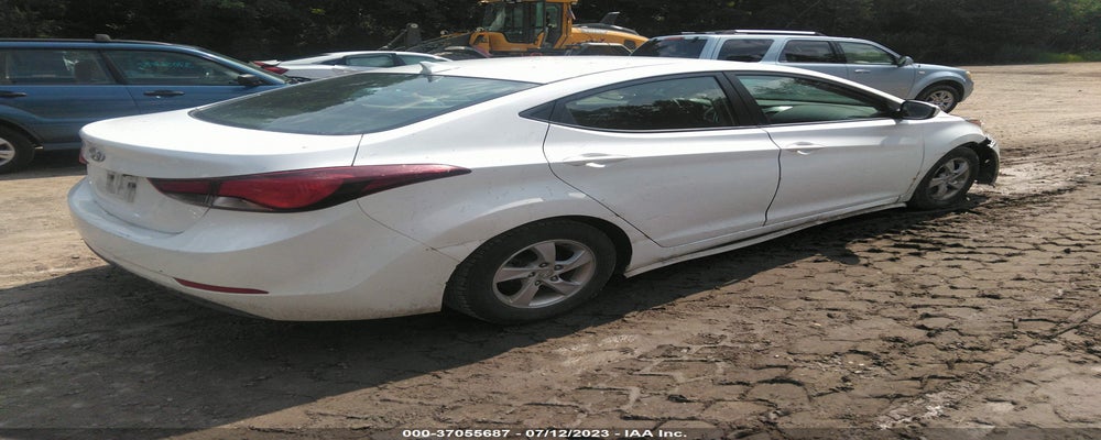 5NPDH4AE3FH623362 2015 HYUNDAI ELANTRA photo no. 4