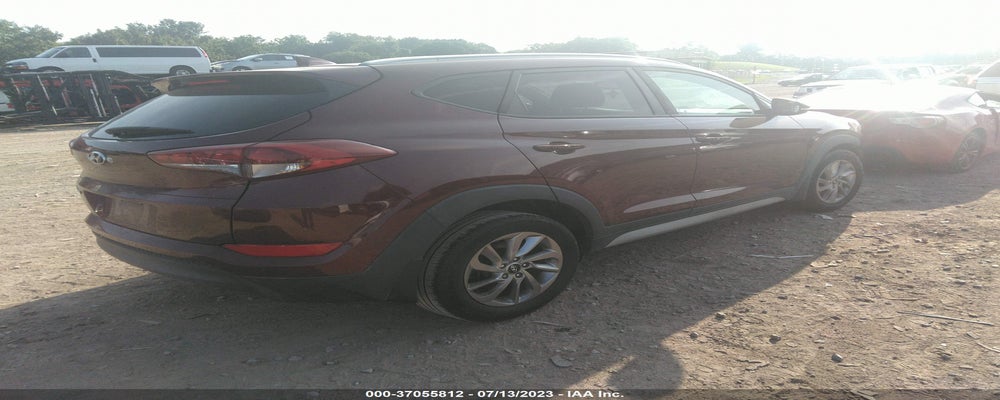 KM8J33A4XHU410416 2017 HYUNDAI TUCSON photo no. 4
