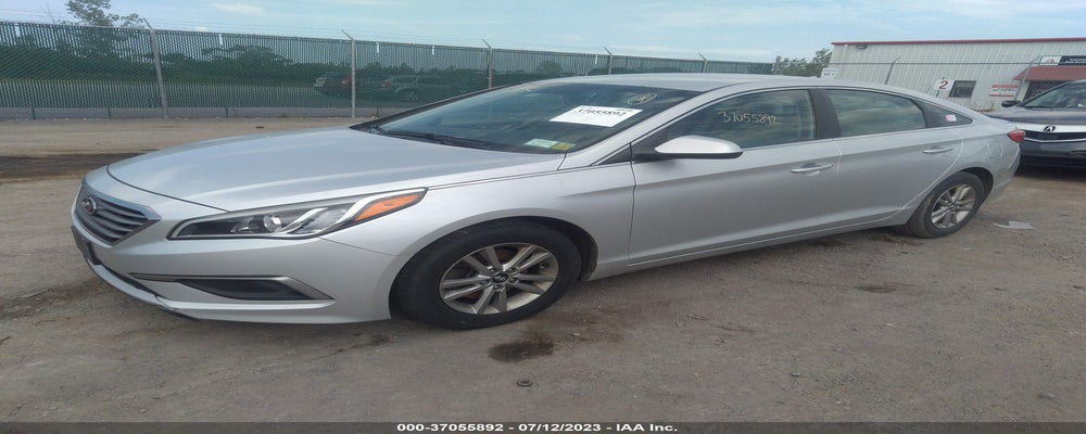5NPE24AF8HH450259 2017 HYUNDAI SONATA photo no. 2