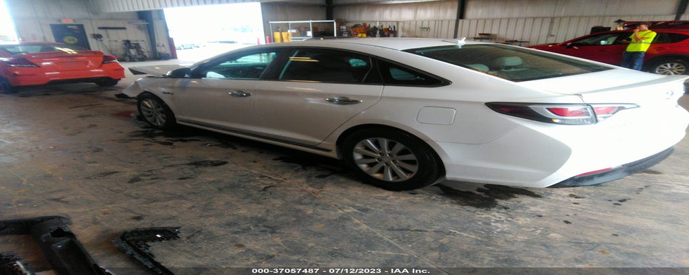 KMHE34L31HA075625 2017 HYUNDAI SONATA photo no. 3