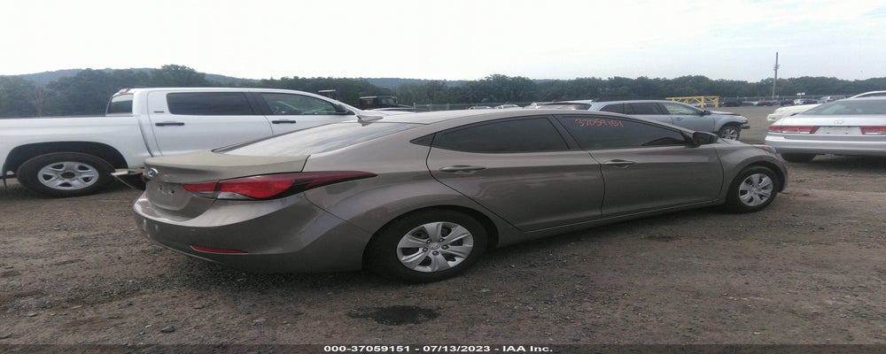 5NPDH4AE8GH732143 2016 HYUNDAI ELANTRA photo no. 4