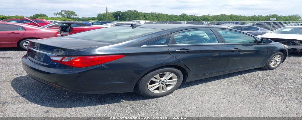 5NPEB4AC8BH154784 2011 HYUNDAI SONATA photo no. 4