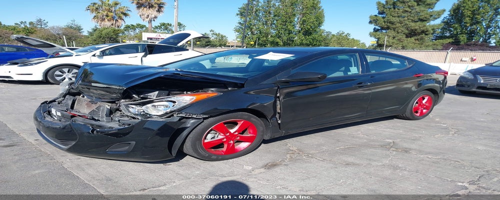 5NPDH4AE1DH292858 2013 HYUNDAI ELANTRA photo no. 2