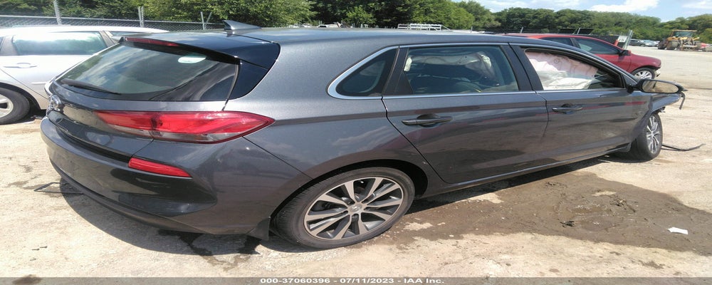 KMHH35LE4JU081072 2018 HYUNDAI ELANTRA GT photo no. 4