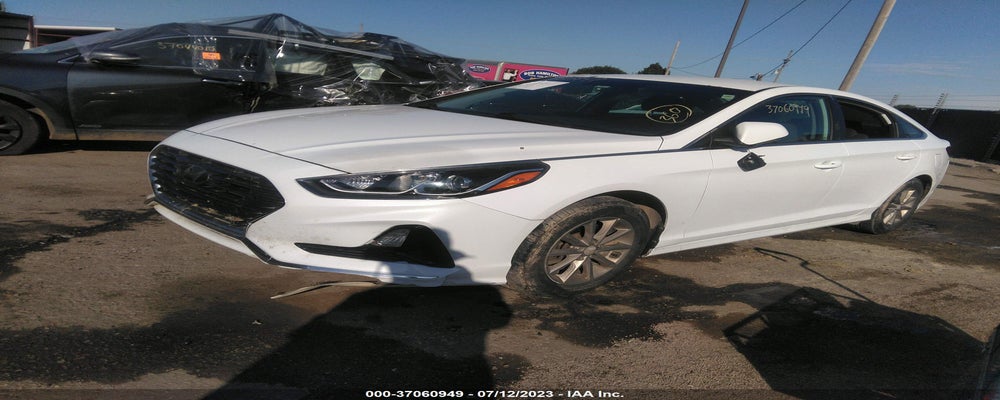 5NPE24AFXKH770142 2019 HYUNDAI SONATA photo no. 2