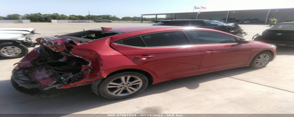 KMHD84LF2HU400661 2017 HYUNDAI ELANTRA photo no. 4