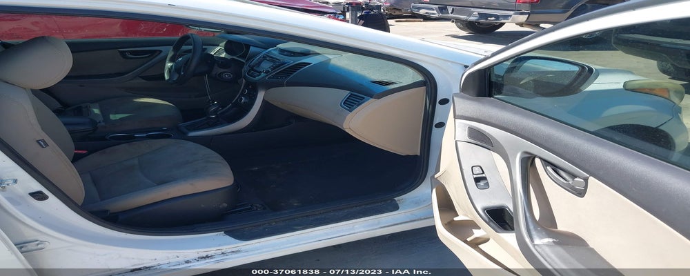 5NPDH4AEAGH657241 2016 HYUNDAI ELANTRA photo no. 5