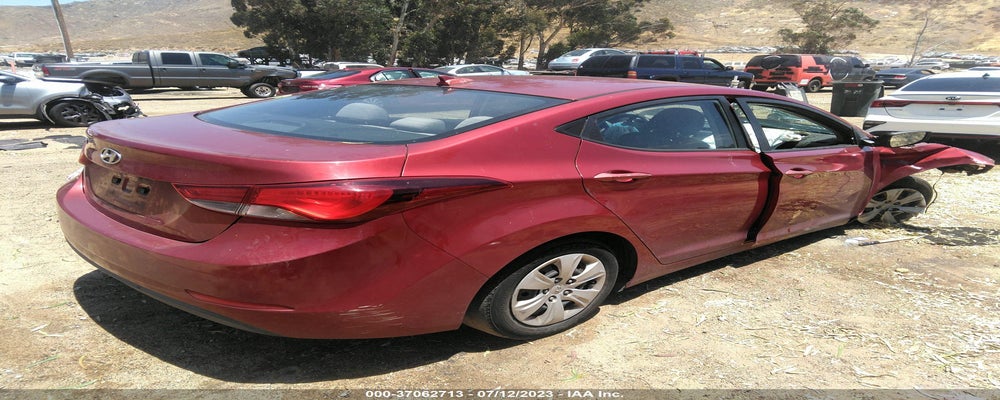 5NPDH4AE1GH709738 2016 HYUNDAI ELANTRA photo no. 4