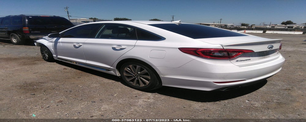 5NPE34AF2FH220923 2015 HYUNDAI SONATA photo no. 3