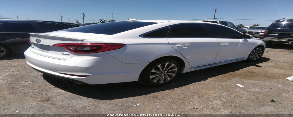5NPE34AF2FH220923 2015 HYUNDAI SONATA photo no. 4