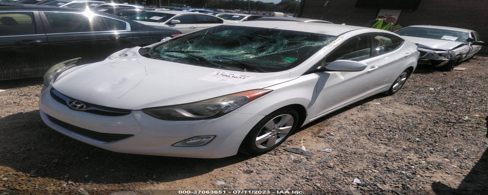 5NPDH4AE0DH305275 2013 HYUNDAI ELANTRA photo no. 2