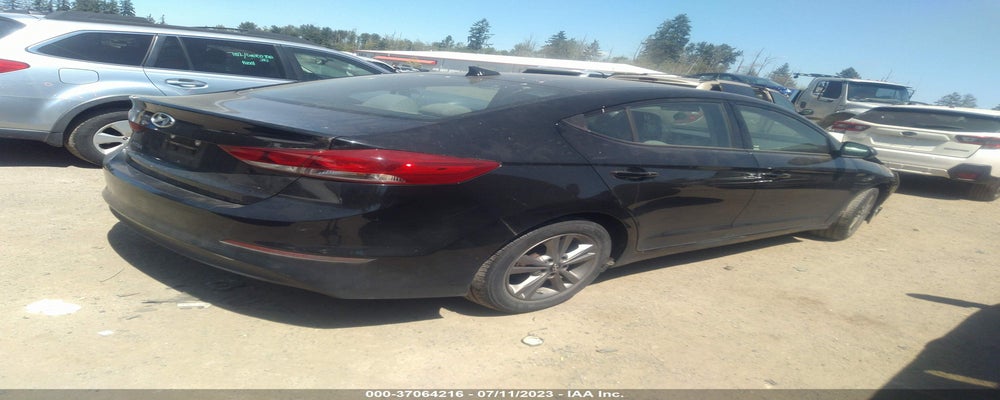 5NPD84LF3HH027063 2017 HYUNDAI ELANTRA photo no. 4