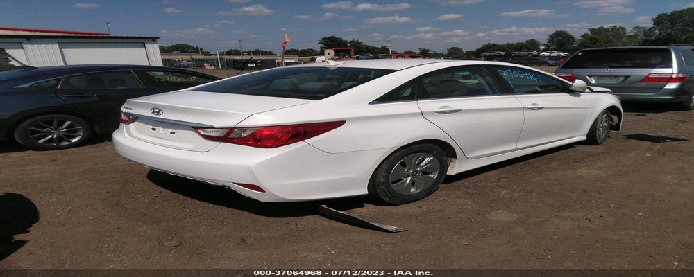 5NPEB4AC8EH819123 2014 HYUNDAI SONATA photo no. 4