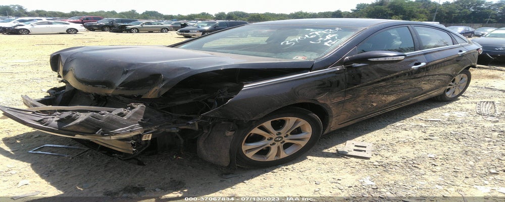 5NPEC4AC5BH293929 2011 HYUNDAI SONATA photo no. 2