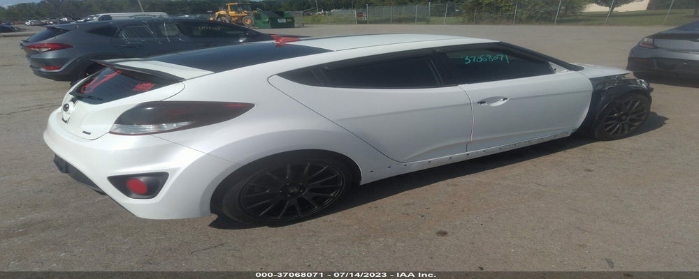 KMHTC6AE0FU232631 2015 HYUNDAI VELOSTER photo no. 4