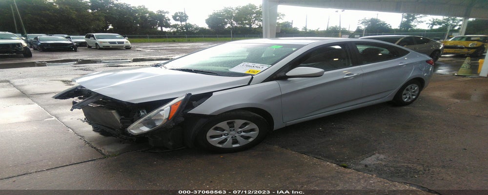 KMHCT4AE1HU315864 2017 HYUNDAI ACCENT photo no. 2