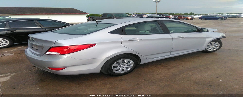 KMHCT4AE1HU315864 2017 HYUNDAI ACCENT photo no. 4