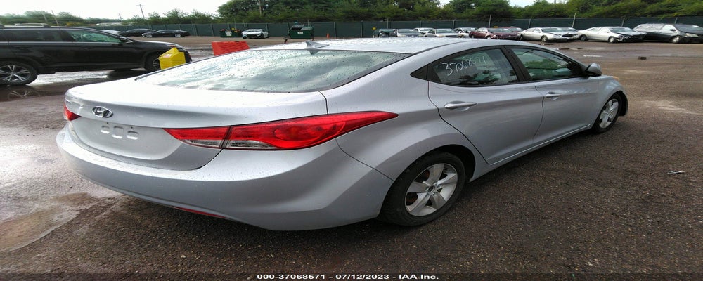 5NPDH4AE3BH043930 2011 HYUNDAI ELANTRA photo no. 4