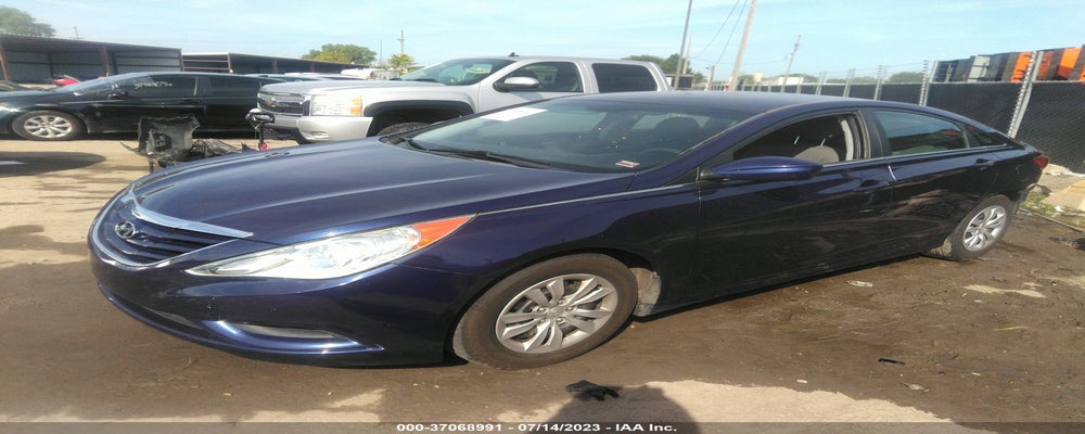 5NPEB4ACXBH068411 2011 HYUNDAI SONATA photo no. 2