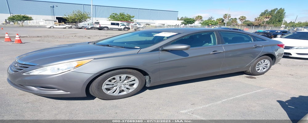 5NPEB4AC6DH606072 2013 HYUNDAI SONATA photo no. 2