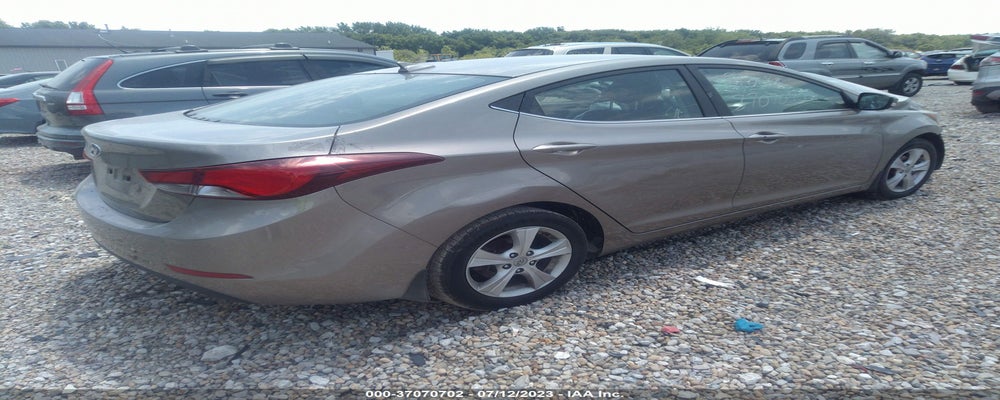 5NPDH4AE1GH788988 2016 HYUNDAI ELANTRA photo no. 4
