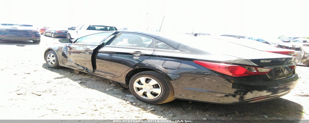 5NPEB4AC1BH300863 2011 HYUNDAI SONATA photo no. 3