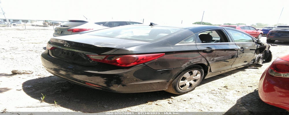 5NPEB4AC1BH300863 2011 HYUNDAI SONATA photo no. 4