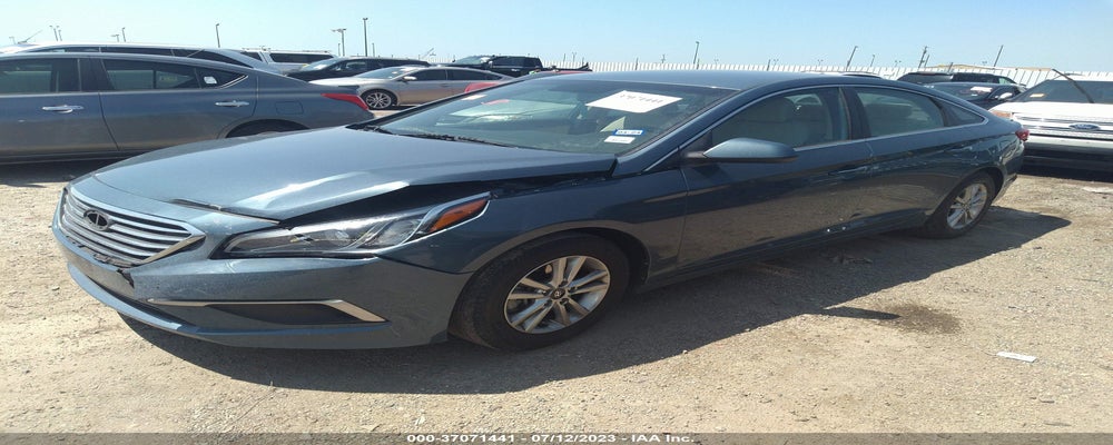 5NPE24AFXHH565199 2017 HYUNDAI SONATA photo no. 2