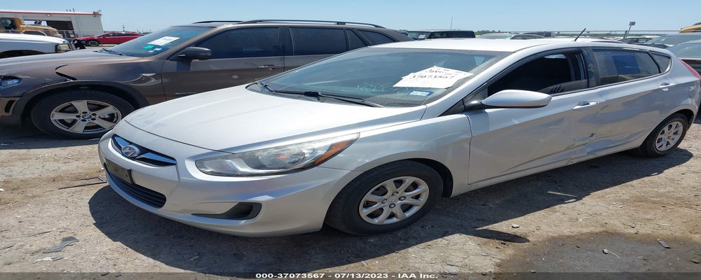 KMHCT5AE6DU138289 2013 HYUNDAI ACCENT photo no. 2