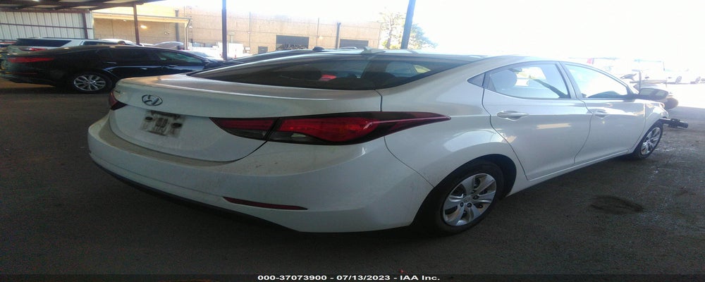 5NPDH4AE2GH717797 2016 HYUNDAI ELANTRA photo no. 4